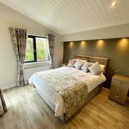 *Luxury Holiday Home With Hot Tub Close To Beach* Penally Экстерьер фото